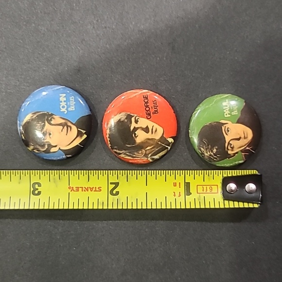 Other - THE BEATLES Pin Button Original Memorabilia